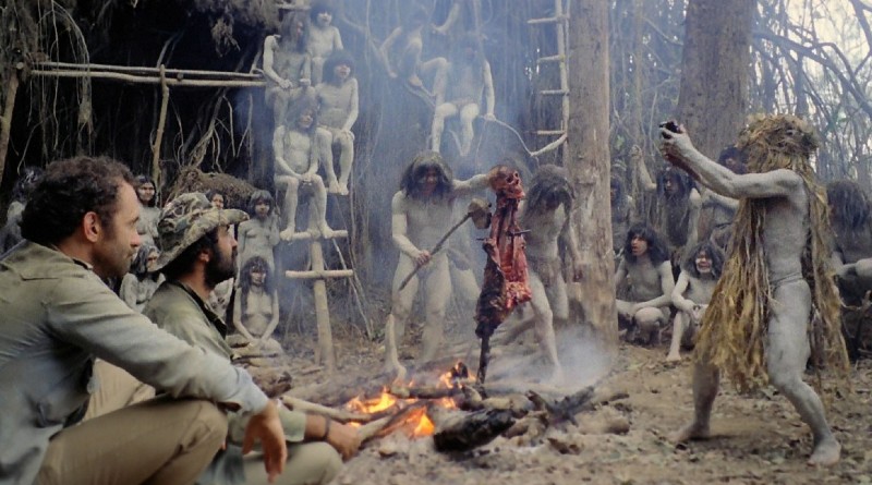 Cannibal Holocaust: Monroe is 'entertained' by the Ya̧nomamö tribe